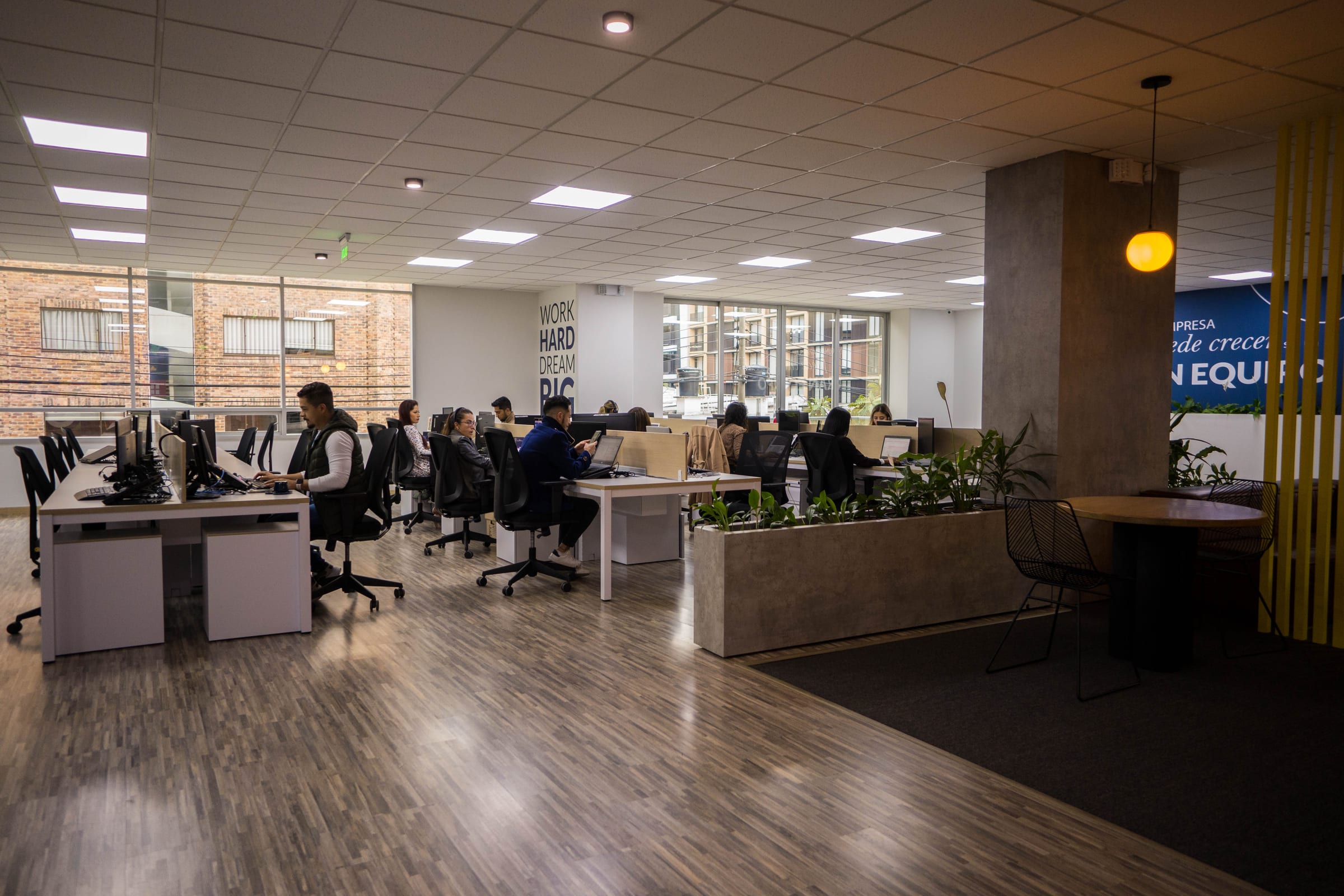 Materiales y terminaciones — Computrabajo — Oficina 202