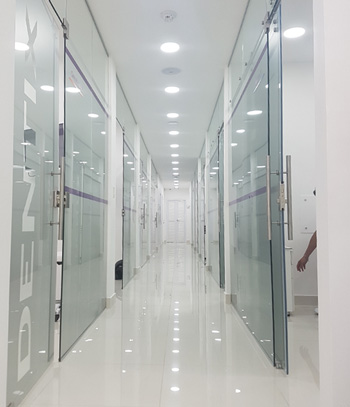 Iluminación y cielos — Dentix — Locales comerciales